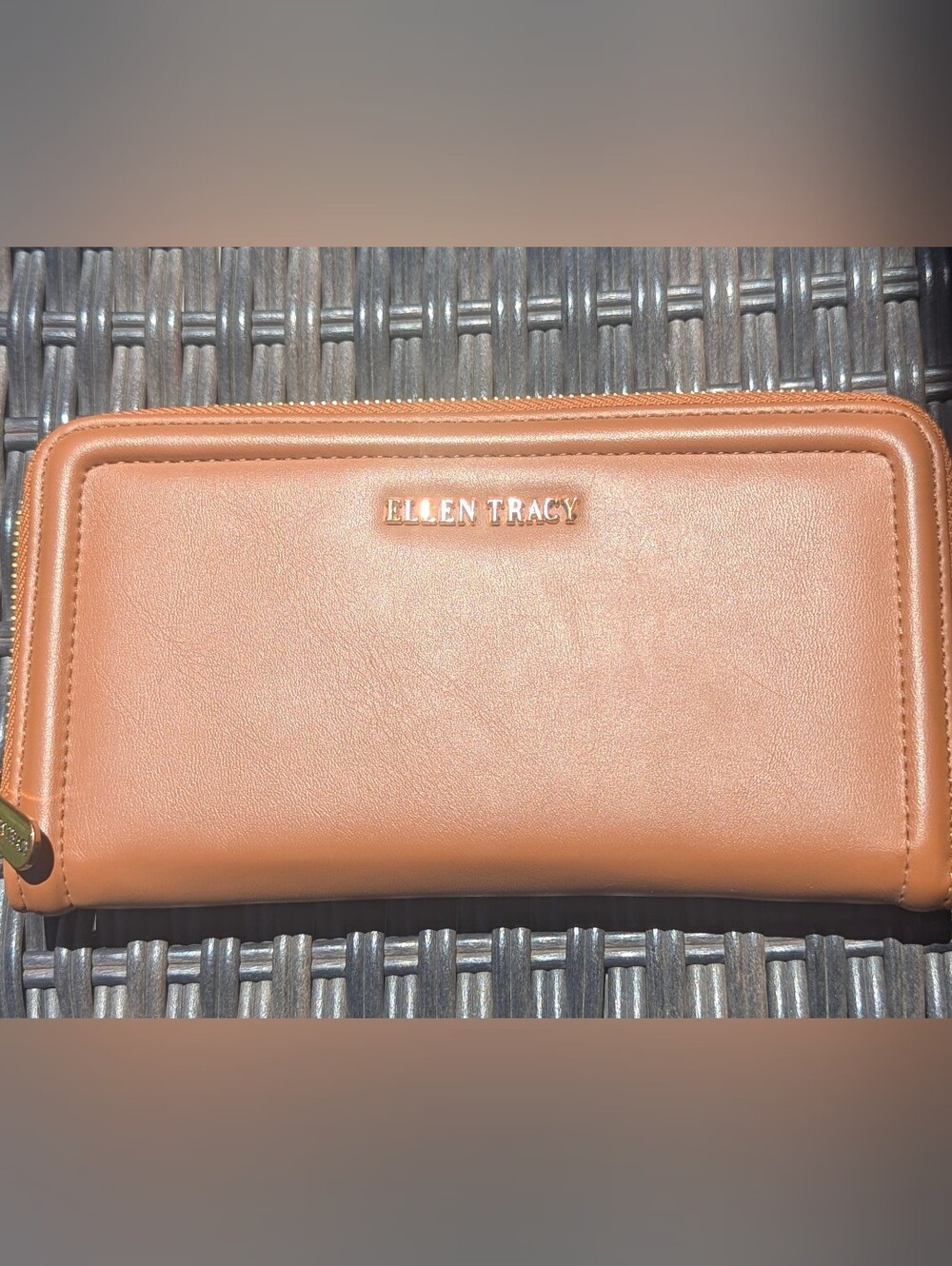 ✨ CLASSIC Ellen Tracy Cognac Zip-Around Continental Wallet ✨
